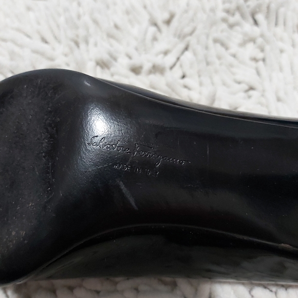 Salvatore Ferragamo black patent leather heels- size 7.5 - Picture 6 of 10